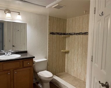 355 Lakepointe Drive - Photo Thumbnail 18