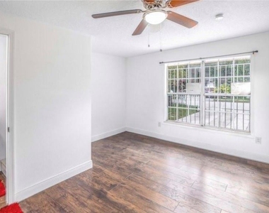 1625 Queensway Road - Photo Thumbnail 7