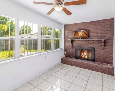 1625 Queensway Road - Photo Thumbnail 5