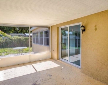 1625 Queensway Road - Photo Thumbnail 10