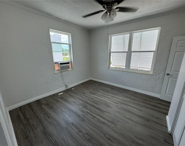 428 Armada Road S - Photo Thumbnail 5
