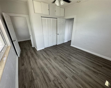 428 Armada Road S - Photo Thumbnail 6