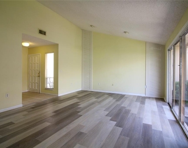 4231 Oak Loop - Photo Thumbnail 6