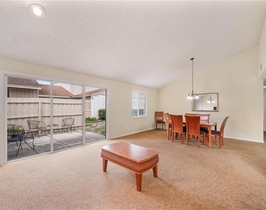 4231 Oak Loop - Photo Thumbnail 7