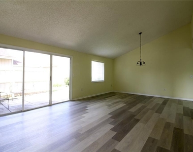 4231 Oak Loop - Photo Thumbnail 10