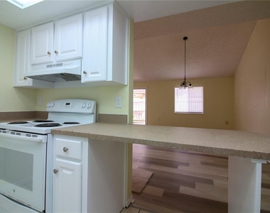 4231 Oak Loop - Photo Thumbnail 14
