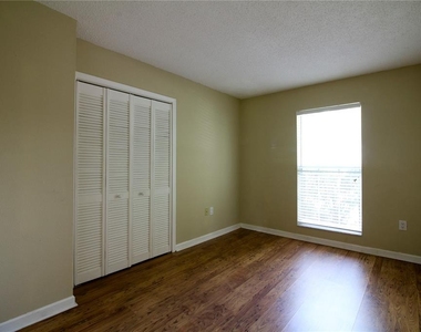 1311 Glenview Lane - Photo Thumbnail 21