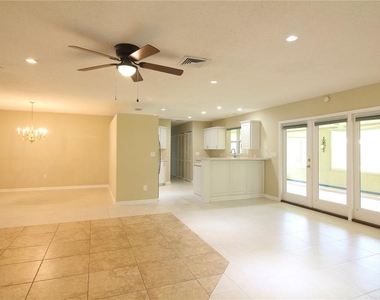 1311 Glenview Lane - Photo Thumbnail 9
