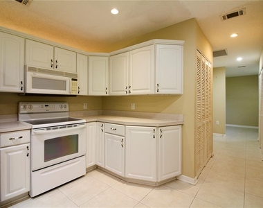 1311 Glenview Lane - Photo Thumbnail 14