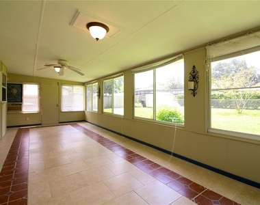 1311 Glenview Lane - Photo Thumbnail 29