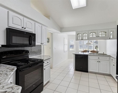 5811 Princess Caroline Place - Photo Thumbnail 17