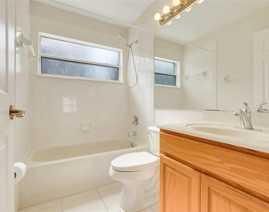 12900 Cloverdale Lane - Photo Thumbnail 24