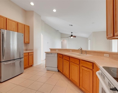 12900 Cloverdale Lane - Photo Thumbnail 10