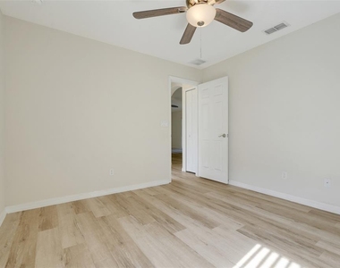 12900 Cloverdale Lane - Photo Thumbnail 21