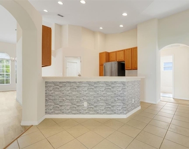 12900 Cloverdale Lane - Photo Thumbnail 8