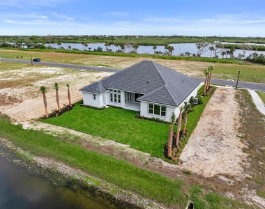 29 Coronado Road - Photo Thumbnail 2