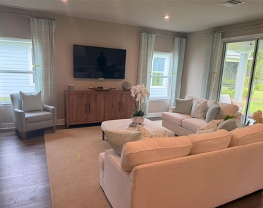1291 Ribbon Place - Photo Thumbnail 12