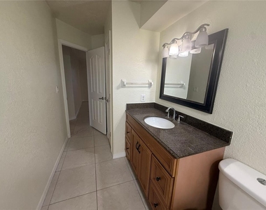 440 W Tarpon Boulevard Nw - Photo Thumbnail 37