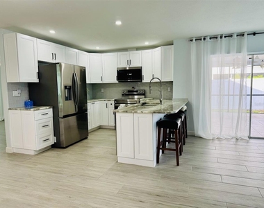 6511 Jarvis Road - Photo Thumbnail 3
