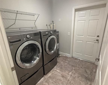 5119 Rilma Avenue - Photo Thumbnail 15