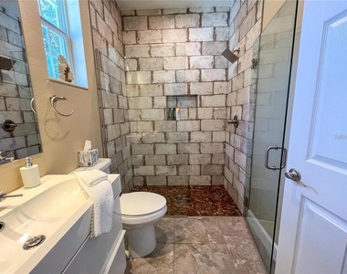 5119 Rilma Avenue - Photo Thumbnail 10
