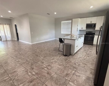 5119 Rilma Avenue - Photo Thumbnail 6