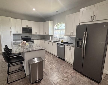 5119 Rilma Avenue - Photo Thumbnail 4