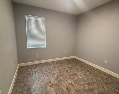 5119 Rilma Avenue - Photo Thumbnail 8