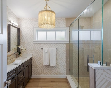401 N Shore Drive - Photo Thumbnail 13