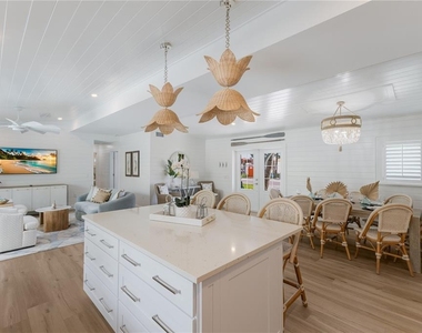 401 N Shore Drive - Photo Thumbnail 10