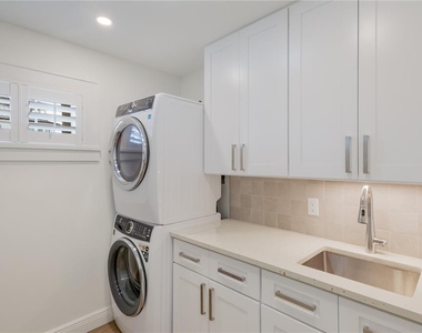 401 N Shore Drive - Photo Thumbnail 20