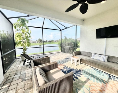 2946 Trustee Avenue - Photo Thumbnail 3