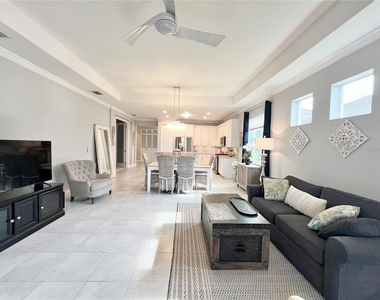 2946 Trustee Avenue - Photo Thumbnail 4