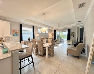 2946 Trustee Avenue - Photo Thumbnail 9