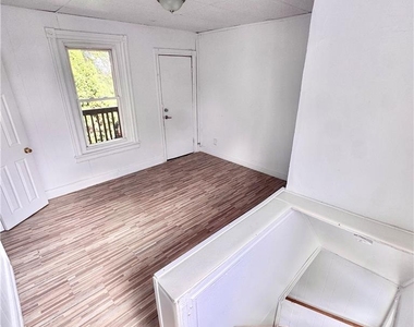 1412 Early Street - Photo Thumbnail 3