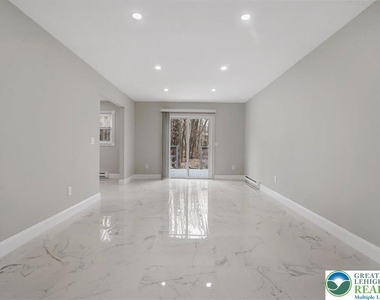 400 Cedar Drive - Photo Thumbnail 13