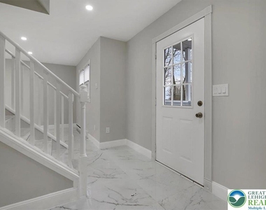 400 Cedar Drive - Photo Thumbnail 7