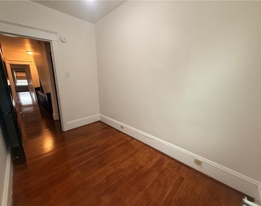 943 Center Street - Photo Thumbnail 12
