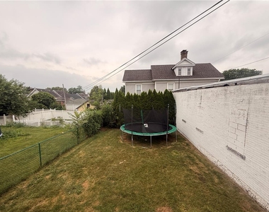 943 Center Street - Photo Thumbnail 20