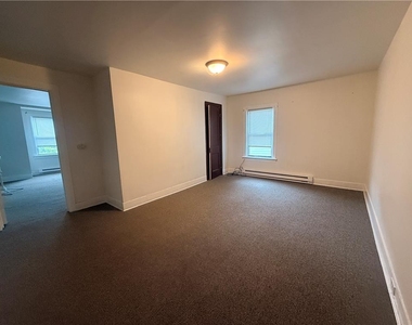 943 Center Street - Photo Thumbnail 13