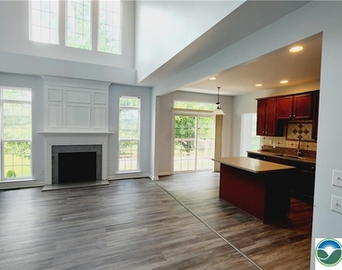 1816 Emerald Drive - Photo Thumbnail 14