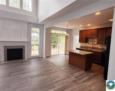1816 Emerald Drive - Photo Thumbnail 15