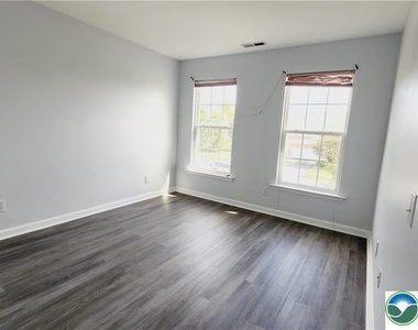 1816 Emerald Drive - Photo Thumbnail 40