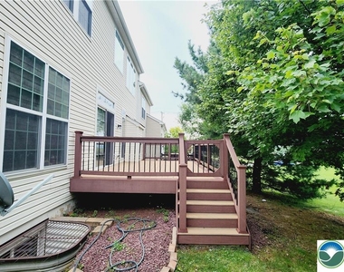 1816 Emerald Drive - Photo Thumbnail 3