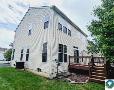 1816 Emerald Drive - Photo Thumbnail 2