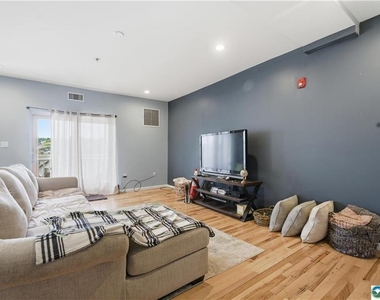 623 Walnut Avenue - Photo Thumbnail 1