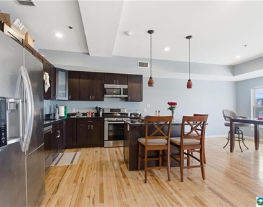 623 Walnut Avenue - Photo Thumbnail 3