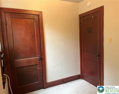 543 W Emaus Avenue - Photo Thumbnail 48