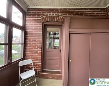 543 W Emaus Avenue - Photo Thumbnail 4