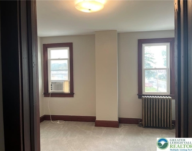 543 W Emaus Avenue - Photo Thumbnail 28